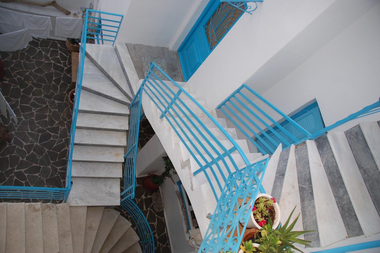 The House Hostel Атина Екстериор снимка