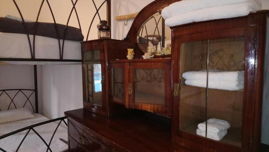 The House Hostel Атина Екстериор снимка